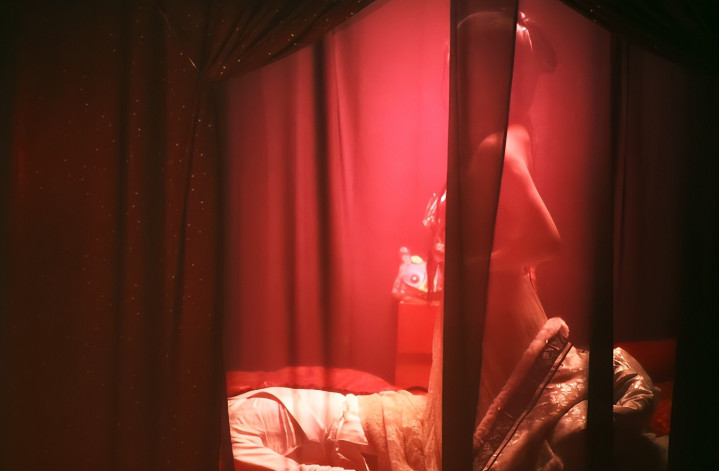 过气港星要钱不要脸, 靠女演员“卖肉”捞金, 林正英师弟晚节不保(林正英与钟发)