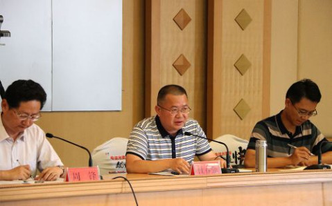 副市长杜春强出席保山分会场并强调,当前正值烤烟生产的关键时期,全市