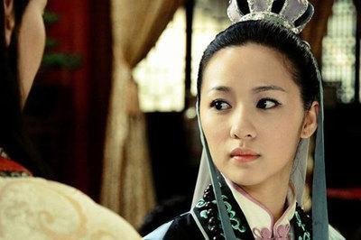 秦可卿—夏丽蓉,舞蹈演员,拍完《红楼梦》后一直从事舞蹈工作.