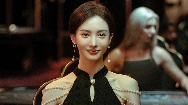 金晨单方事故引争议：助理顶包是否构成肇事逃逸？