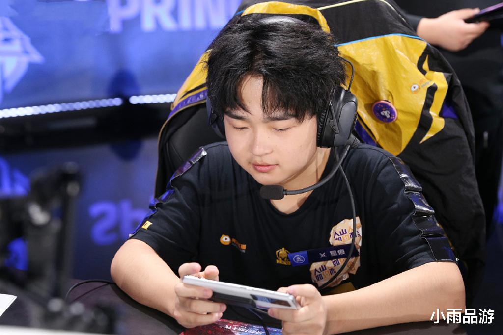 星痕沈梦溪拿到国服最强, Hero又有顶级中单出世? 哲神所言非虚
