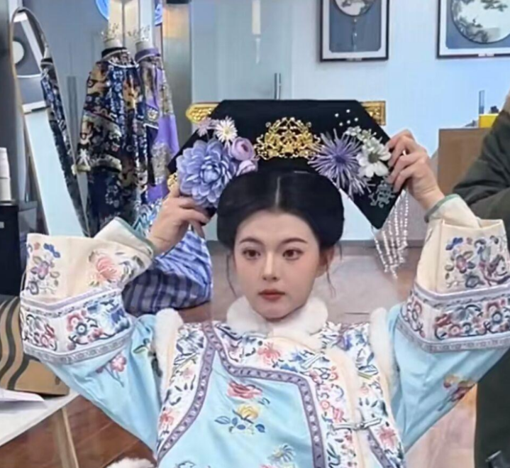 95��Ů��Ա���ؼ��¹�, ����Ա��20��������Ь, ����: ��ż�군��(95��Ů�ǹ�װ)