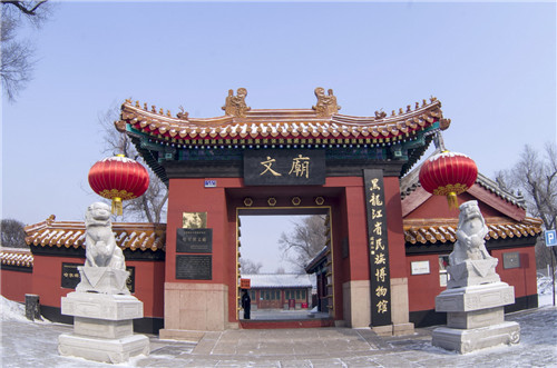 53372267 馆藏分类《礼记》中写道:"天子七庙,卿五庙,大夫三庙,士一庙