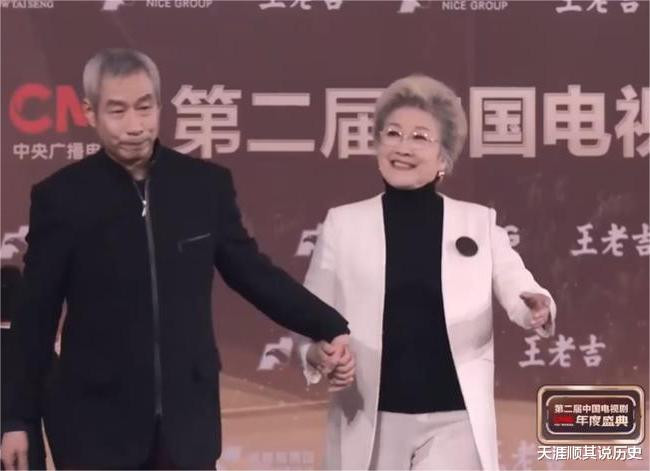 ���Ӿ����ʢ��: �����۷���ò���˾�̾, Фս�����������, �����������ٹ�â����!