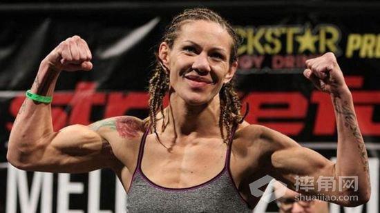 ufc 机械婆叫嚣 wwe 贝基 · 林奇: 我要和你夏日狂潮打一场!