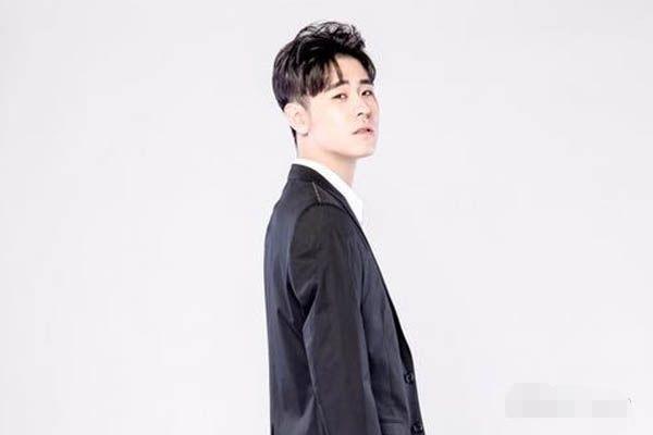 张云雷最新行程揭秘:  德云八队成员: 张云雷,杨九郎,李九天,李九汉