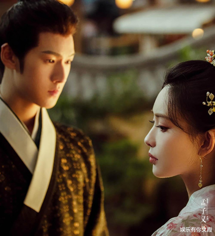 ��һ����װ��������Ϯ, ������������ǿǿЯ��, �������к�Ϸ����