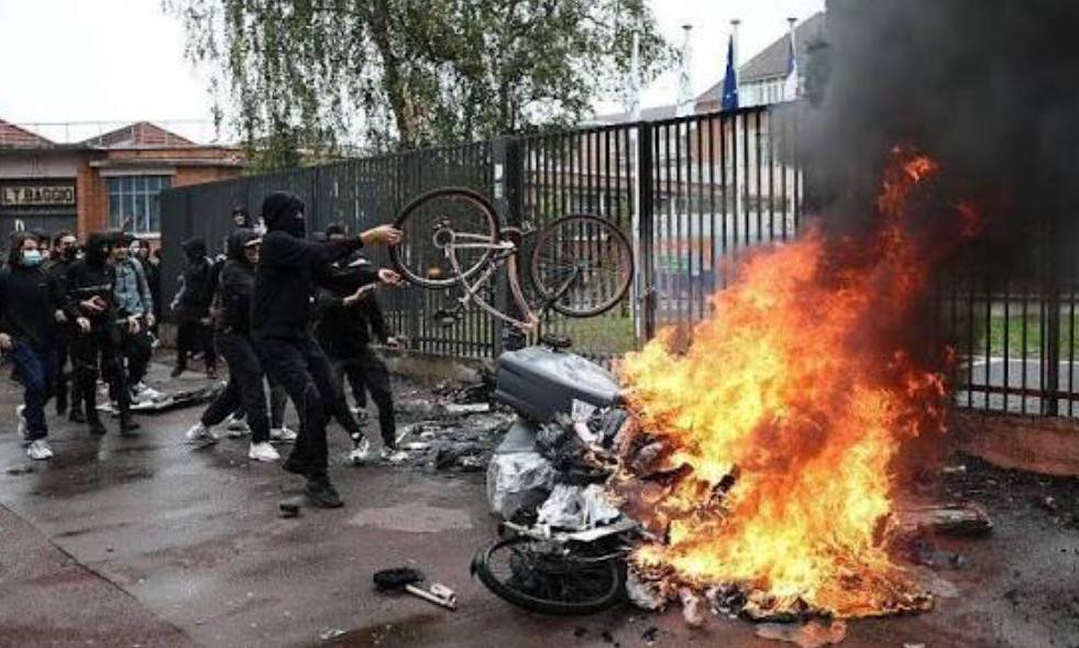 欧洲多国爆发大规模抗议！法国80万人上街，2000多人被捕