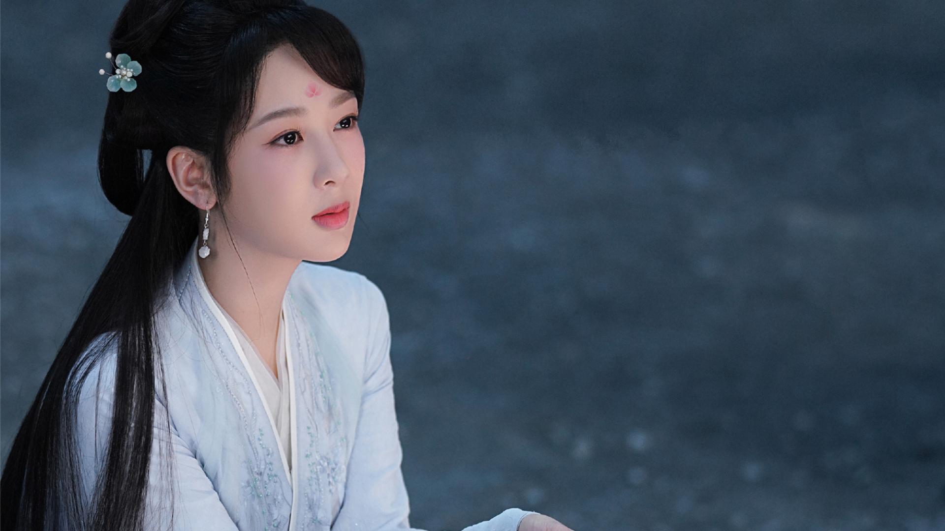 爱奇艺首播! 新古装虐恋剧来袭, 偏执皇叔×重生贵女, 两世纠葛