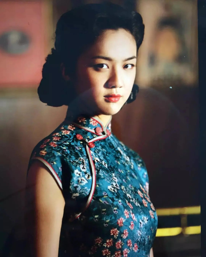 ��Ӱ��ɫ�䡷: Ů��, �����׸ж�