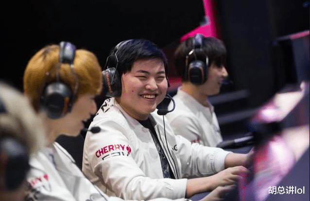 LOL: Doinb爆料Uzi确认复出, 前QG双C再次同队, 小虎和RNG续约了