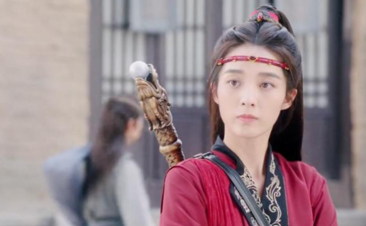 �����񳯡�����һλ��ɫŮ��, û�뵽���ִ�������ֵ���Ƿ���(����˭����)