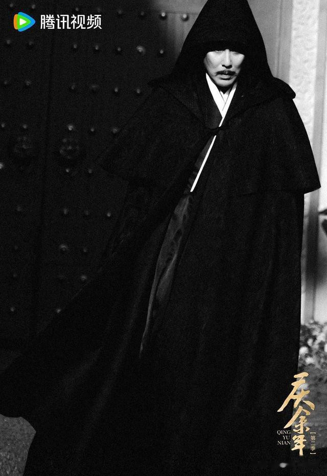 �߲���������װ������, Фս��������������������������ڴ�˭?