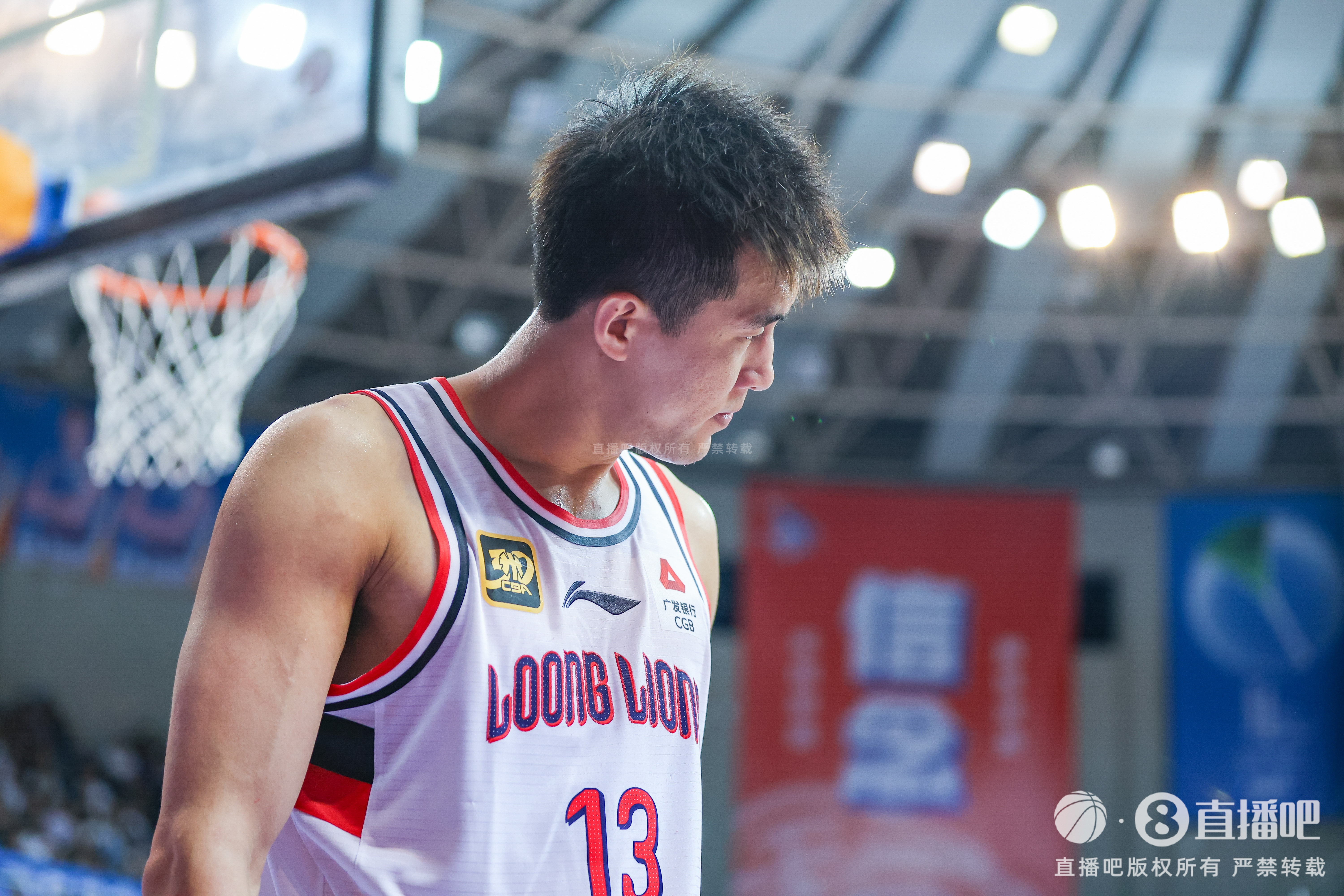 直播吧独家：郭艾伦及家人遭熟人诈骗千万 已向公安机关报案