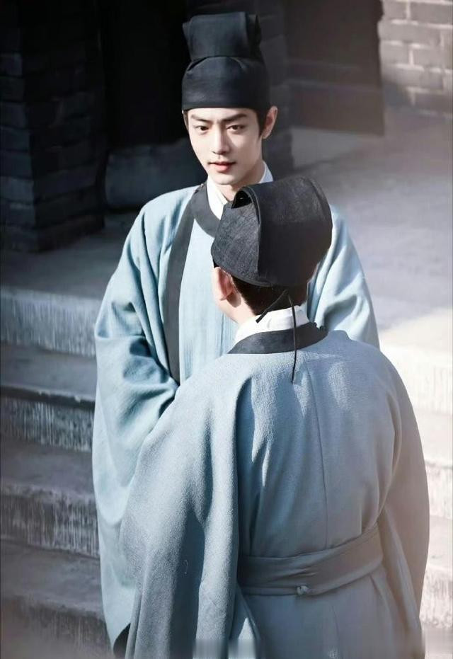 �߲���������װ������, Фս��������������������������ڴ�˭?