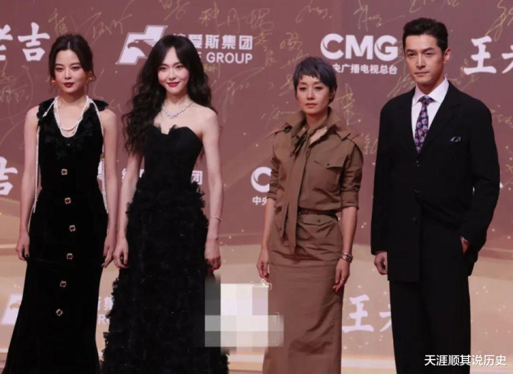 ���Ӿ����ʢ��: �����۷���ò���˾�̾, Фս�����������, �����������ٹ�â����!