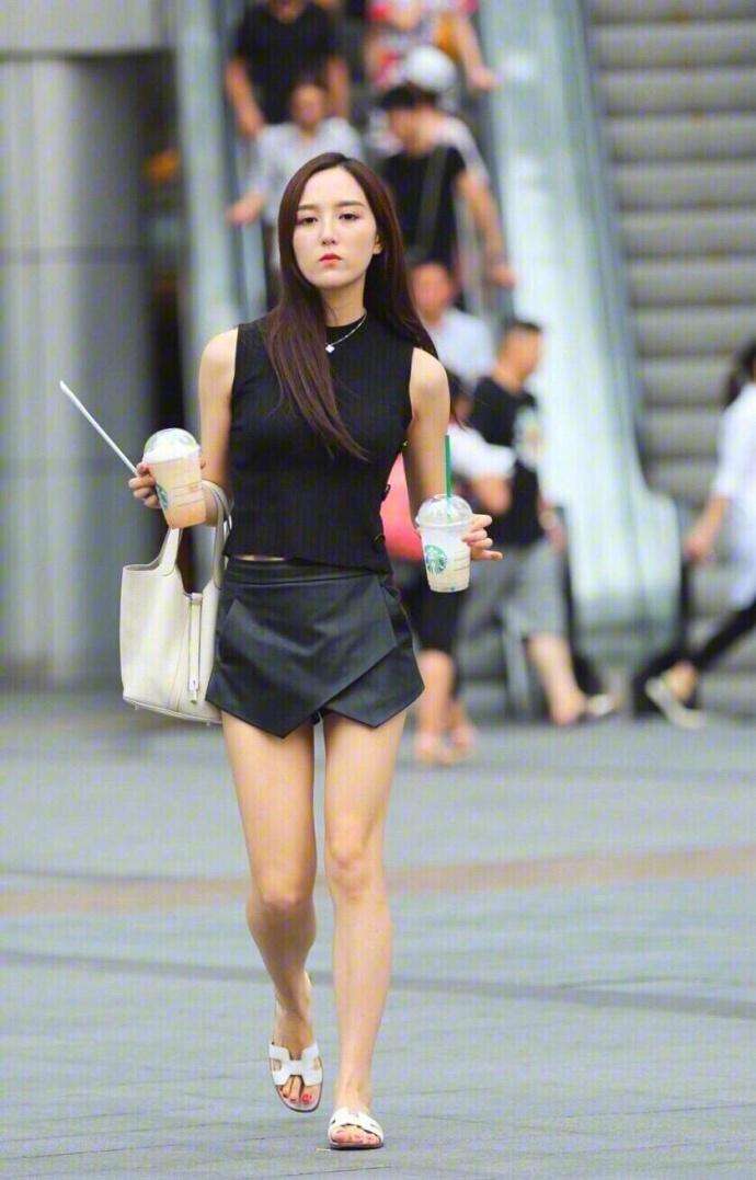 三里屯街拍, 长腿性感小姐姐