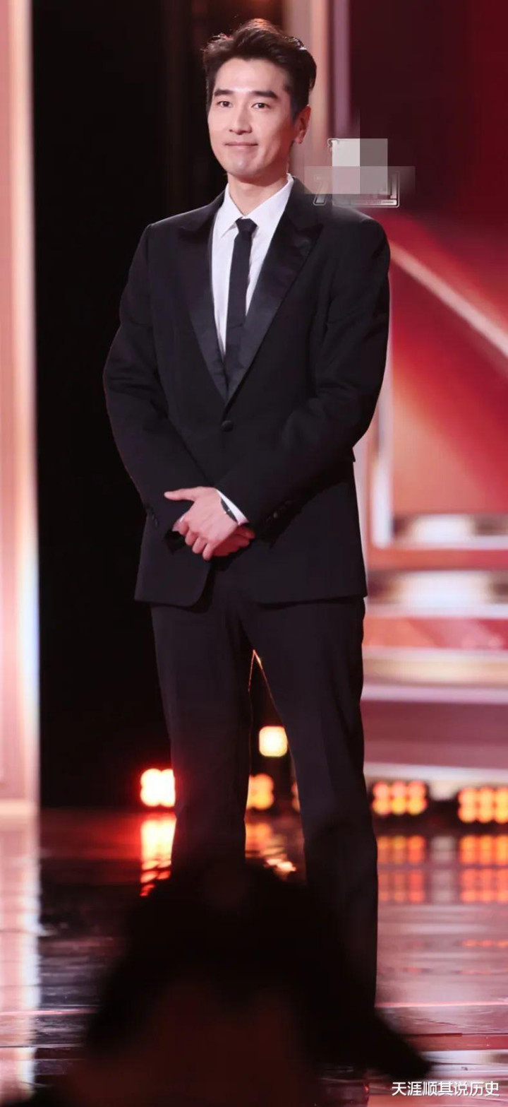 ���Ӿ����ʢ��: �����۷���ò���˾�̾, Фս�����������, �����������ٹ�â����!