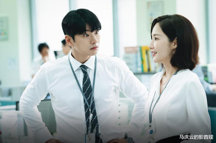 ������ҵ��Ϲ���顷�ײ�, ��Ӣ������, ��Խ����, ��Ů�������(����ҵ��Ϲ����,������ô˵)