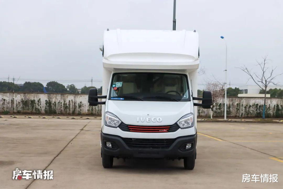 旌航新款房车 标准6座6卧设计 带5度电 300l净水一家人也够用 资讯风