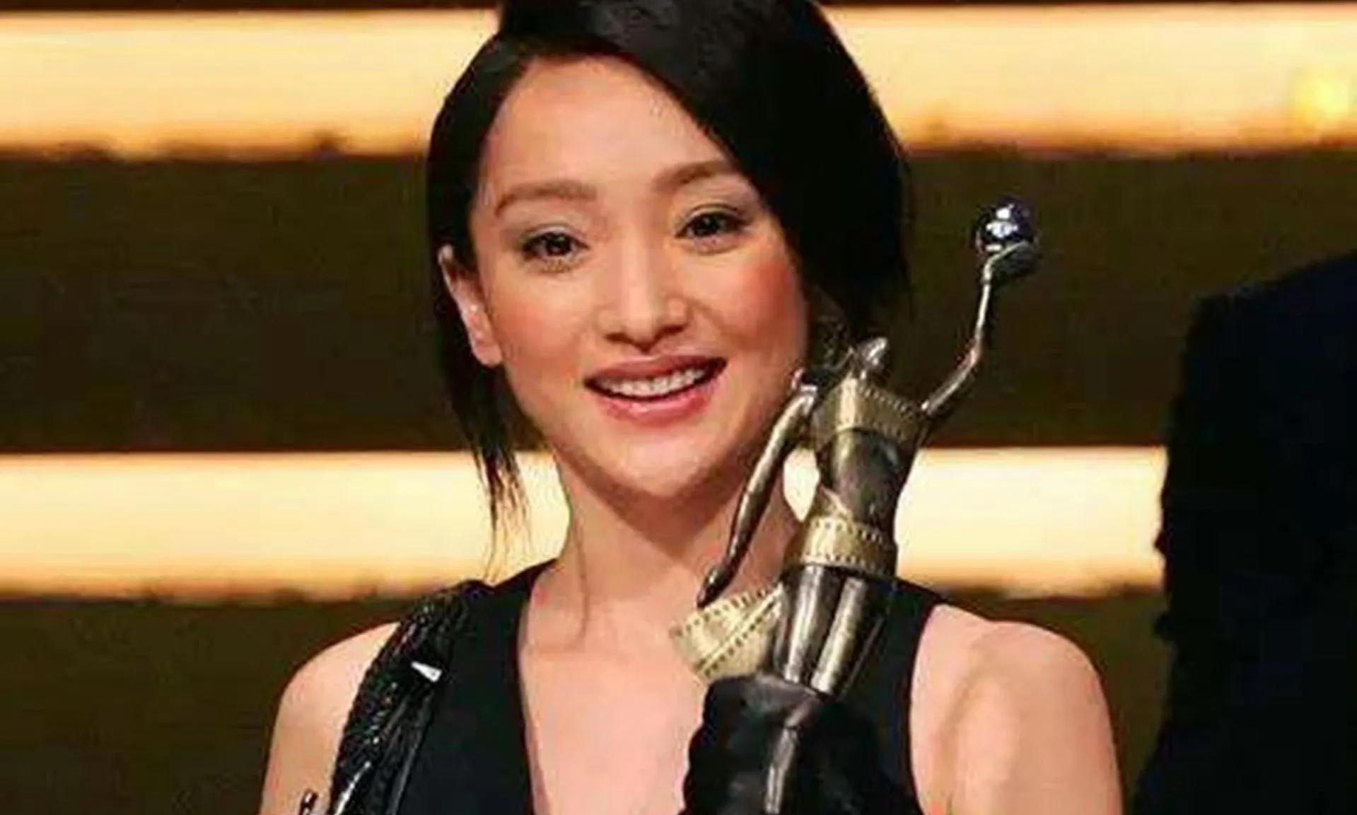 周迅成华语首位三金一A影后！17年等待，舒淇两度拥抱