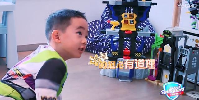 爸爸去哪儿: 性格应采儿, 外貌陈小春, 神似小鱼儿! 英语比我好!