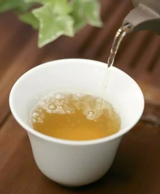 它是幽门螺杆菌的"冤家", 经常泡水喝, 养胃效果或许比"药"好