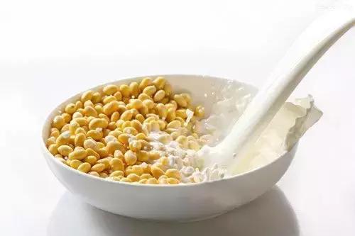 豆浆, 你喝对了吗? 这四类人群一定要少喝!