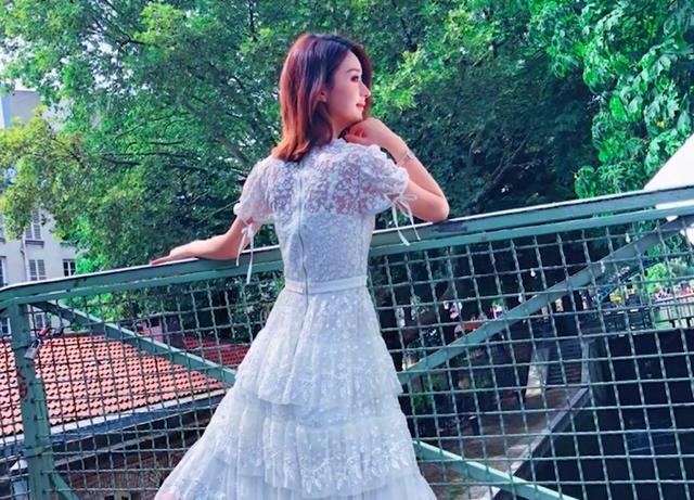 人间清醒赵丽颖与冯绍峰结婚生子又闪离后现场官宣要嫁人
