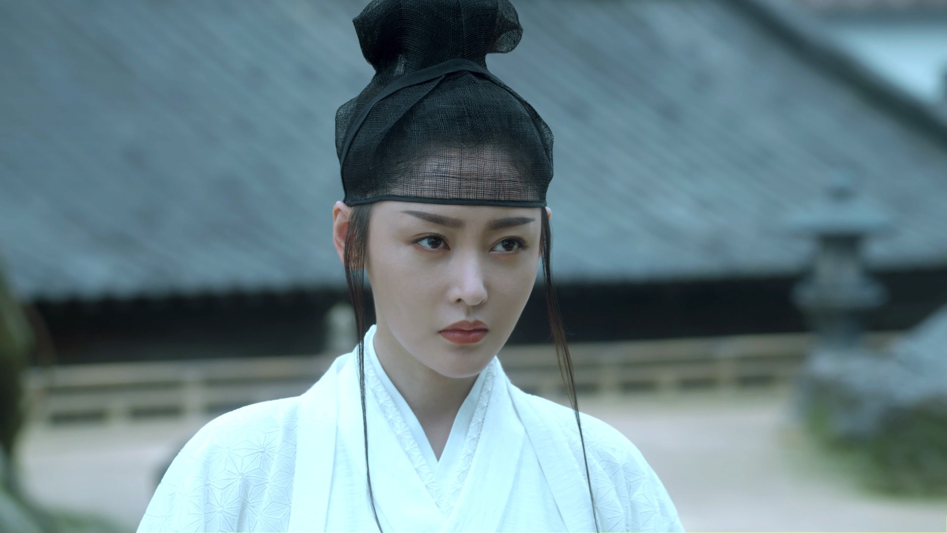 南宫仆射:天下第一美女,肤白如玉,媚眼桃花,像极了蛊惑人心的白狐儿脸