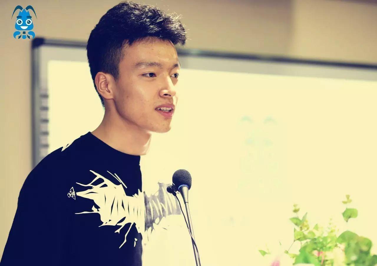现在在清华大学就读.