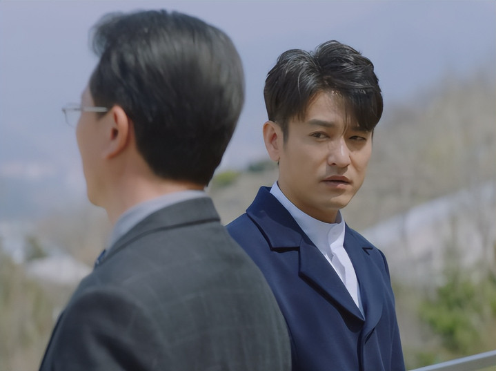 �Ų�4��, ��������9.3, ����12�·ݵ�һ�����Ұ�ҹ׷��ͣ�ĺ�����