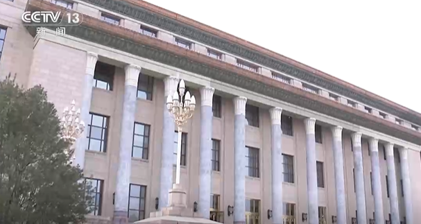 习近平会见英国首相斯塔默