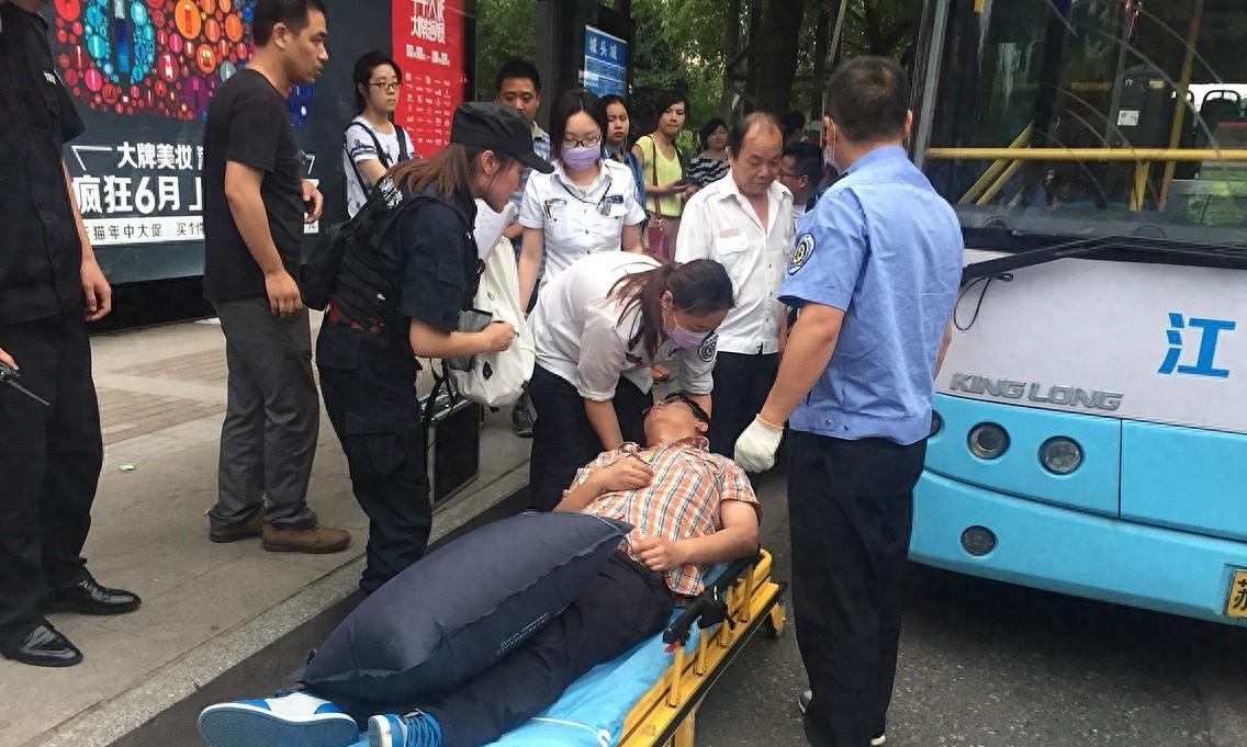 沈阳公交6死16伤调查报告：7人被追责，管理失守在哪