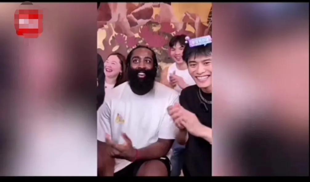 宇宙的尽头是编制，网红的尽头是带货。哈登中国行，终究还是直播带货了。造访全国第一