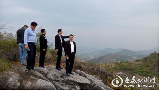 娄底新闻网双峰讯(通讯员 郭咏梅 陈飞华)4月5日,双峰县甘棠镇镇长彭