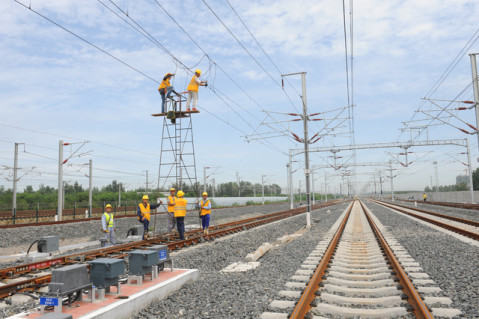 石济客专全线电通 全线牵引供电系统带电运行