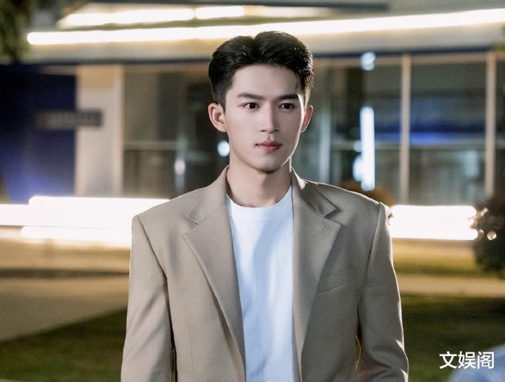 ī���Ǳ��¾��Ȳ�, ��Ա��ֵһ����һ��, �տط��о�׷��