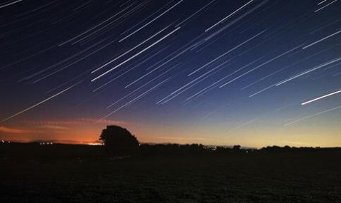 英仙座星流雨爆发 系北半球三大流星雨之一