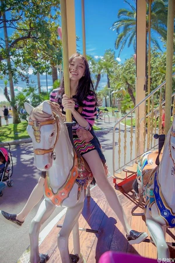 其实娱乐圈的美腿还真不少,除了倪妮,大幂幂也必须拥有姓名!