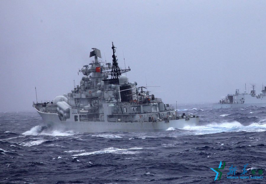 屡当先锋的"海上铁拳"——记海军东海舰队某驱逐舰支队