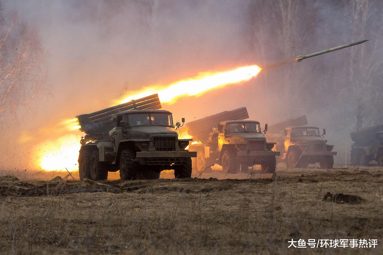 俄罗斯抢先出手, 导弹大炮展开猛烈轰炸! 对手不是乌克兰