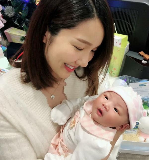 女儿逆袭成功, 全家王祖蓝最丑, 女儿近照成妈妈复制粘贴