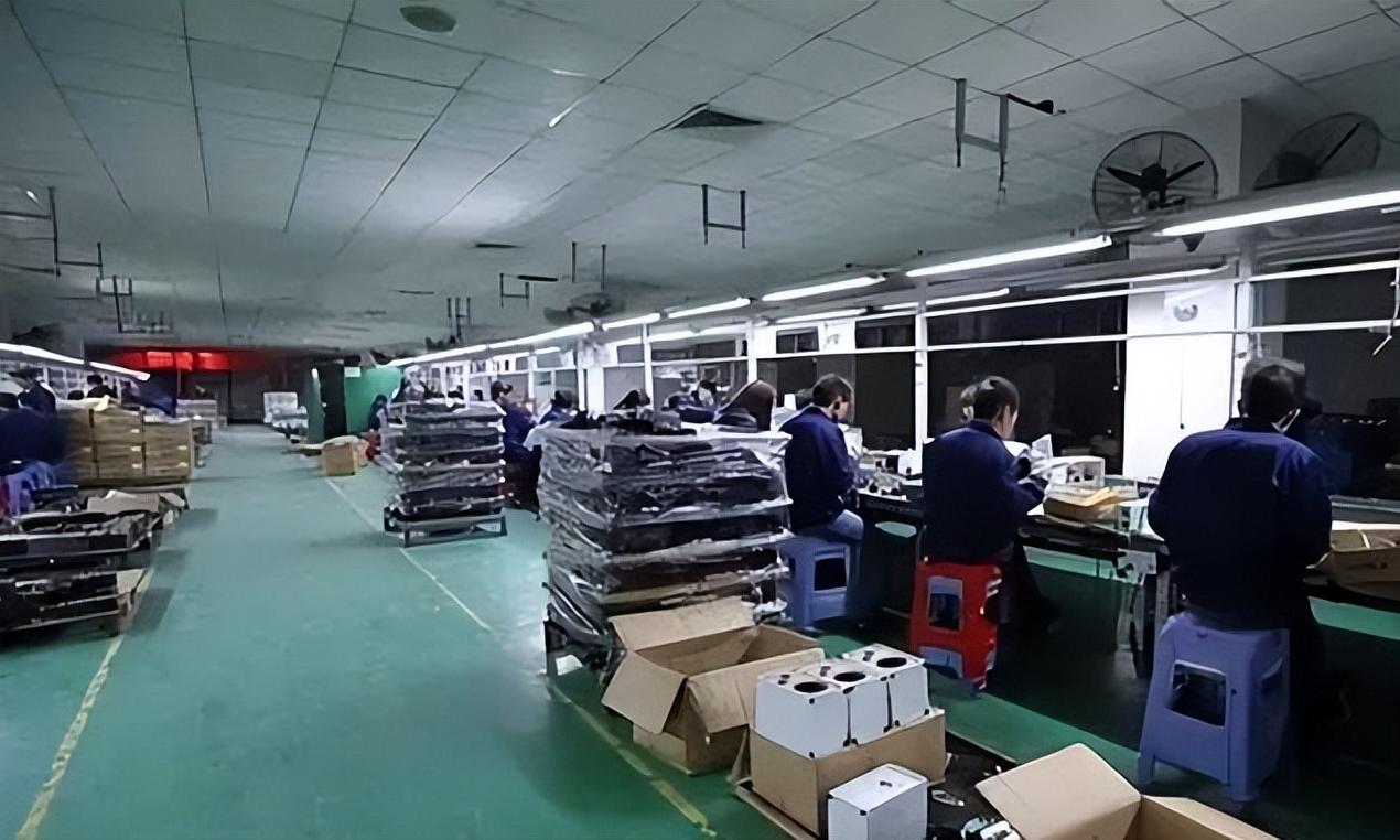 双休入法31年，人均工时48.2h：为何法律沉睡，违法仅罚450元？