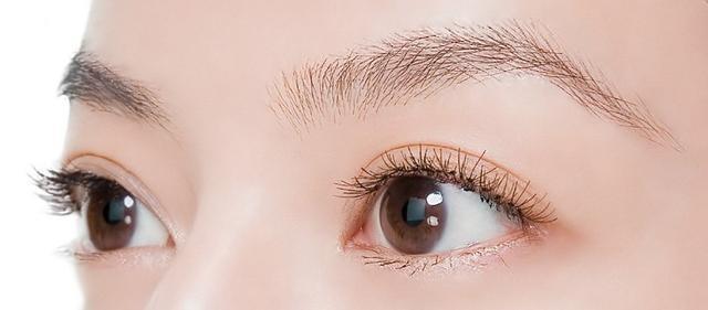 指标三,眼睛明亮有神