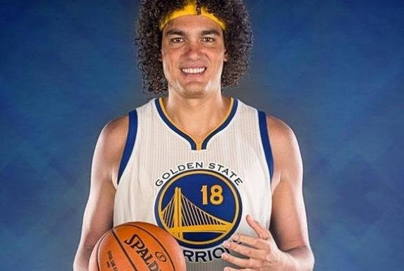 勇士1年155万续约巴西影帝 瓦莱乔留守金州盼总冠军