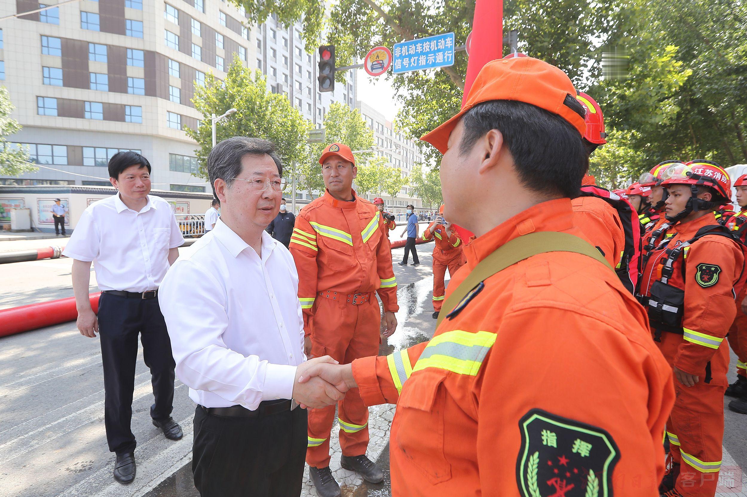 楼阳生到新乡市检查指导防汛救灾工作