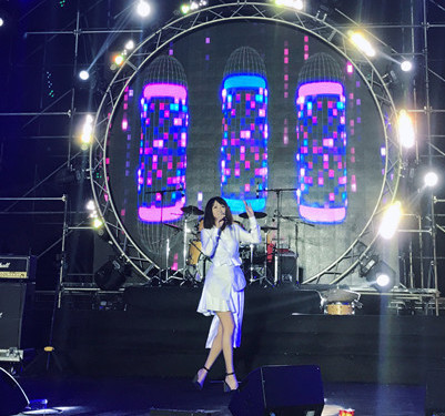 主办方此次还邀请了侯磊,北原山猫,王楚轩等歌手助阵,阿悄在现场演唱