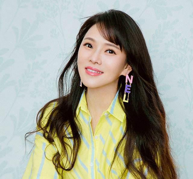 超过50岁的女明星钟丽缇伊能静近况网友活成笑话