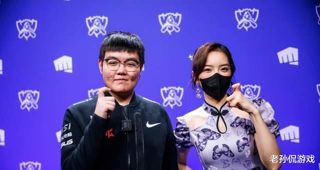 369进入JDG的身份变的太多了: TES的左手叫我三兄弟, 今天的队友是9兄弟